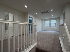 33 Latitude in Irvine, CA - Foto de edificio - Building Photo