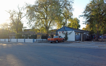 830-838 Lampasas Ave in Sacramento, CA - Building Photo - Building Photo