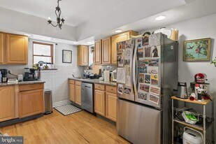 615 S 11th St in Philadelphia, PA - Building Photo