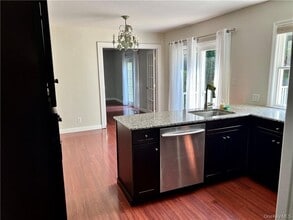 46 Beechwood Rd in Hartsdale, NY - Building Photo - Building Photo