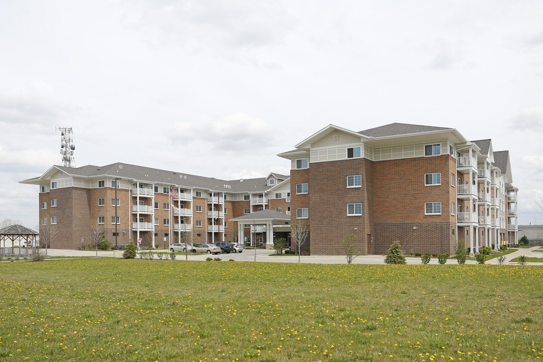 Thomas Place Orland Park in Orland Park, IL - Building Photo