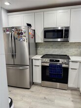 841 NE 207th Ln in Miami, FL - Building Photo - Building Photo