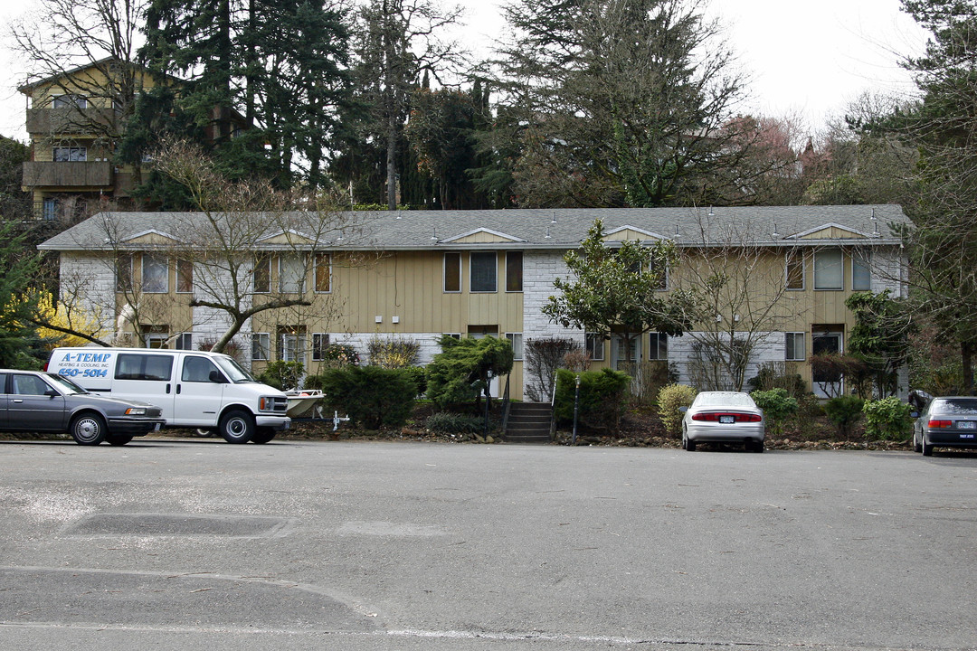 17201 Webster Rd in Gladstone, OR - Building Photo