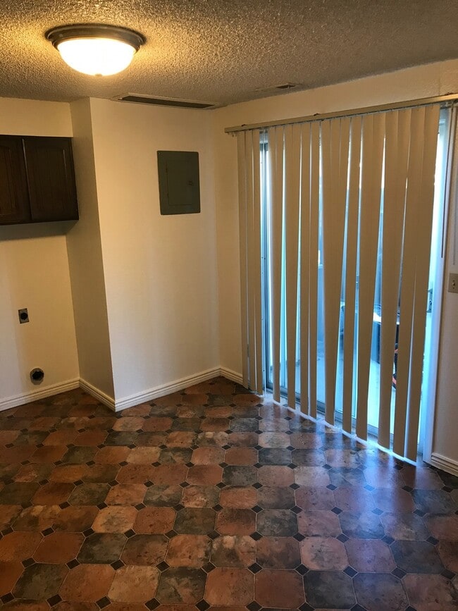 property at 674 W Idaho Ave