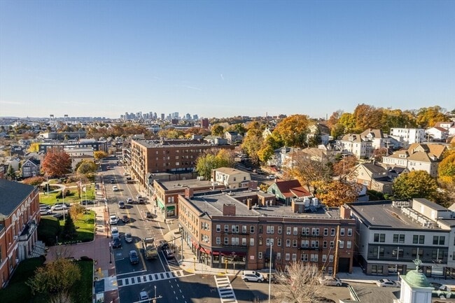 10 Yeamans St in Revere, MA - Building Photo - Building Photo