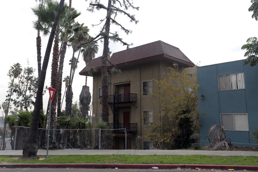 1920 W 25th St in Los Angeles, CA - Building Photo