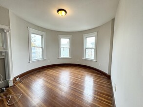 5 Sumner Square-Unit -3 in Boston, MA - Building Photo - Building Photo