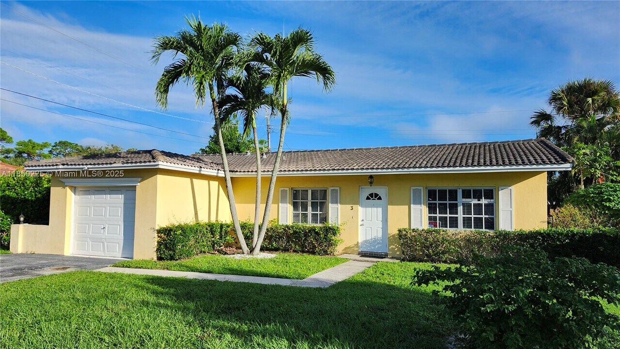 3 Forest Hills Ln in Boca Raton, FL - Building Photo