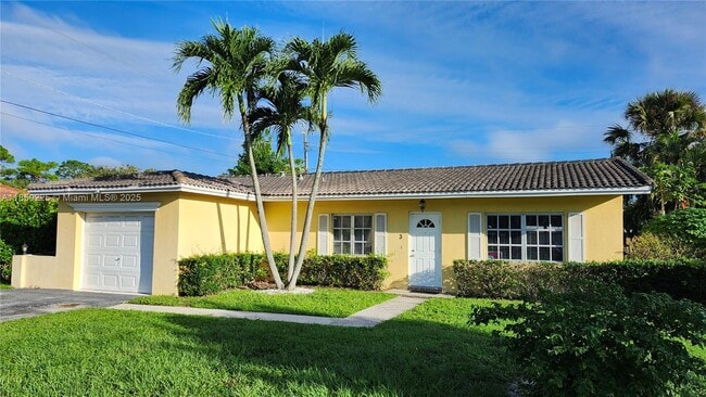 property at 3 Forest Hills Ln