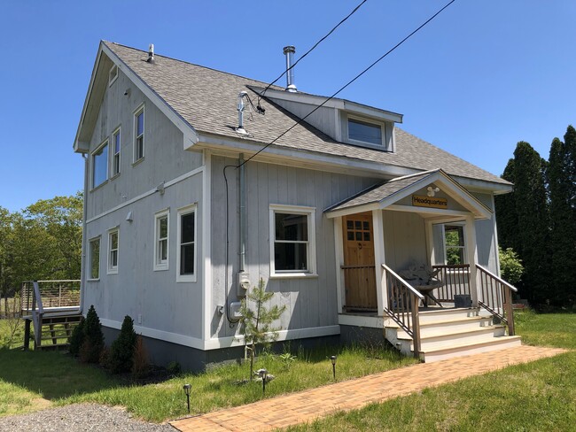 property at 606 Main Rd