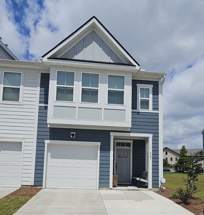 property at 423 Trotters Ln
