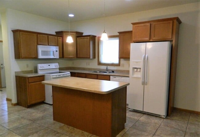 property at 611 S Cherry Ln