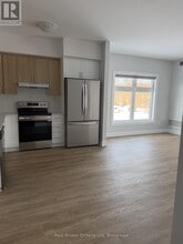 60 Donald St in Barrie, ON - Building Photo - Building Photo