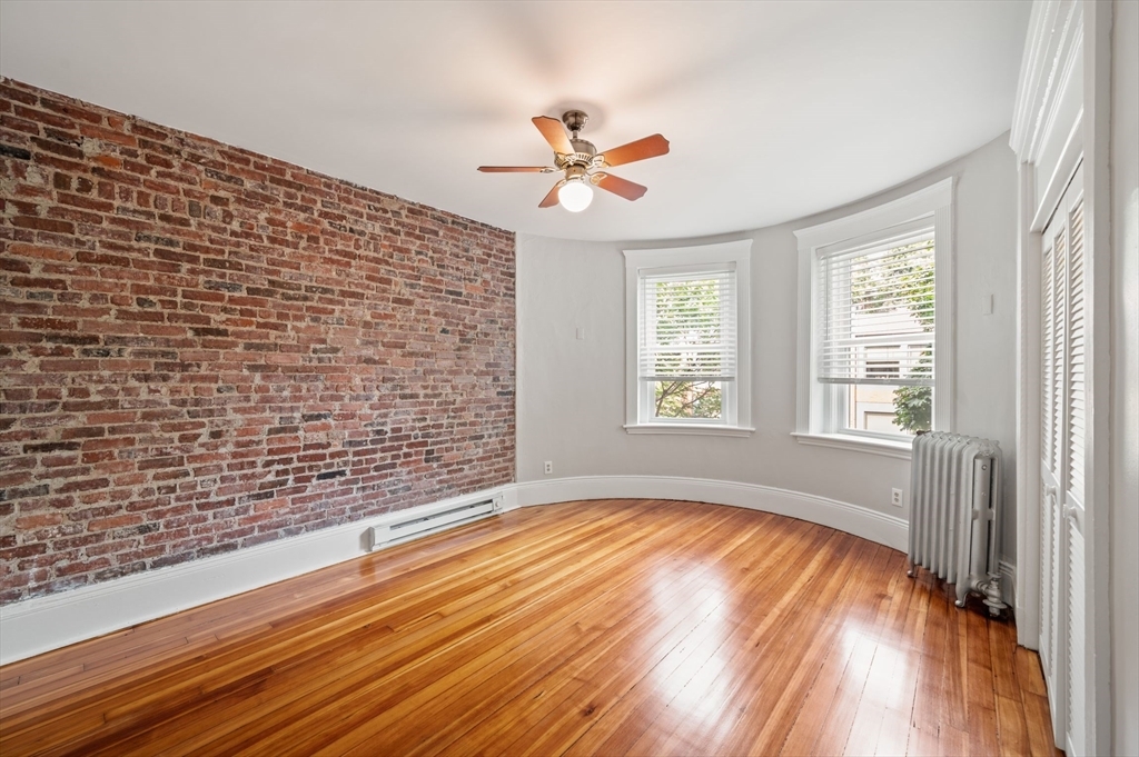 638 Washington St, Unit 101 in Brookline, MA - Building Photo