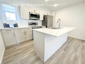 1025 Secord Promenade in Edmonton, AB - Building Photo - Building Photo