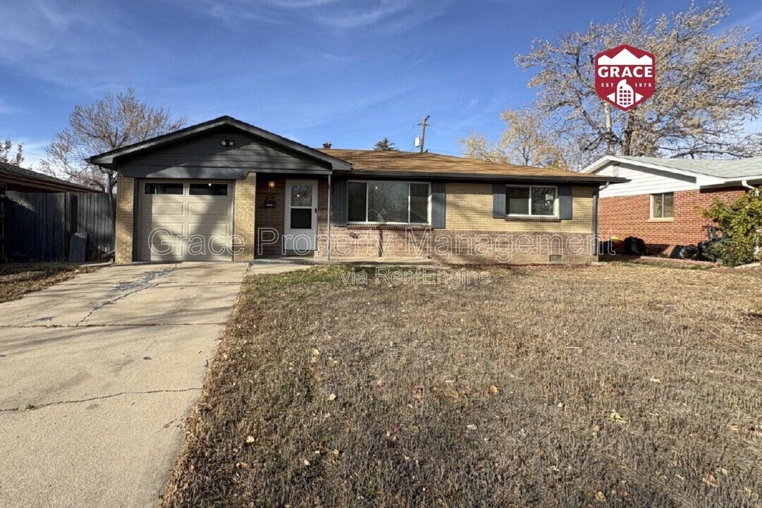 1673 S Benton St in Lakewood, CO - Building Photo