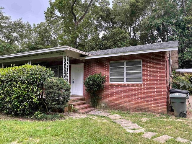 property at 1912 Nannette Dr