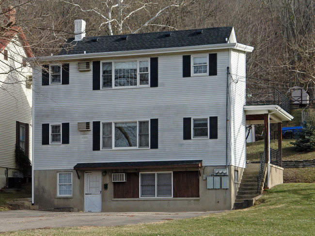 503 High St in New Richmond, OH - Foto de edificio - Building Photo