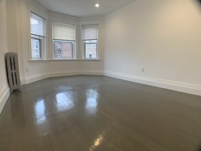 137 Peterborough St, Unit 3 in Boston, MA - Building Photo - Building Photo