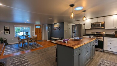 24 Old Follett Rd in Meredith, NH - Building Photo - Building Photo