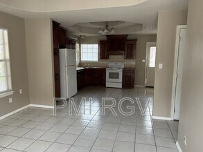 809 W Bronze Dr in Pharr, TX - Building Photo - Building Photo
