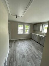 14 Lawn Ave in Quincy, MA - Building Photo - Building Photo