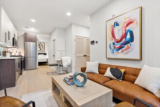 3934 14th St NW, Unit 103 in Washington, DC - Building Photo - Building Photo