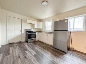 110-116 Dobbs St in Greenville, SC - Building Photo - Building Photo