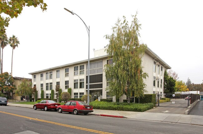 4747 Atherton Ave in San Jose, CA - Foto de edificio - Building Photo
