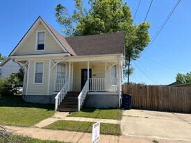 908 N Main St in Water Valley, MS - Building Photo