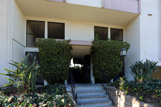 Mission Gorge Terrace in San Diego, CA - Building Photo - Building Photo