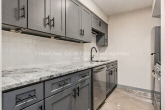 2085 W Broad St in Columbus, OH - Building Photo - Building Photo