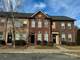 15808 Sharon Dale Dr in Davidson, NC - Building Photo