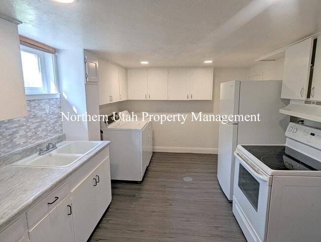 3041 Monroe Blvd in Ogden, UT - Building Photo - Building Photo