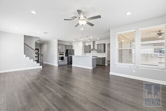 555 Purple Heart Dr in Buda, TX - Building Photo - Building Photo