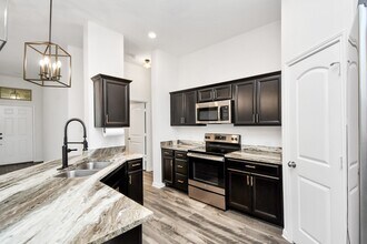 282 Brock's Ln in Montgomery, TX - Foto de edificio - Building Photo