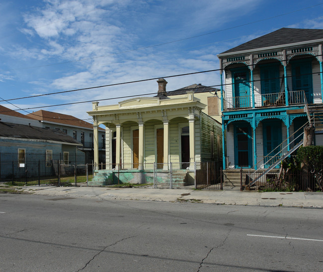 1423 Baronne St in New Orleans, LA - Foto de edificio - Building Photo