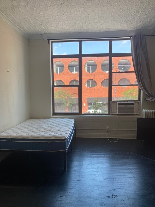 245 W North Ave, Unit 112 in Chicago, IL - Building Photo