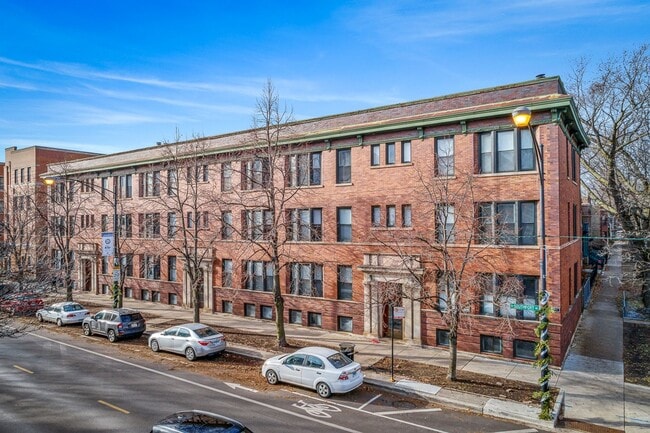 property at 3852 N Southport Ave