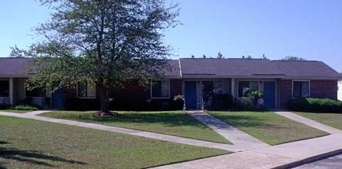 Cloverleaf Apartments I in Bishopville, SC - Foto de edificio