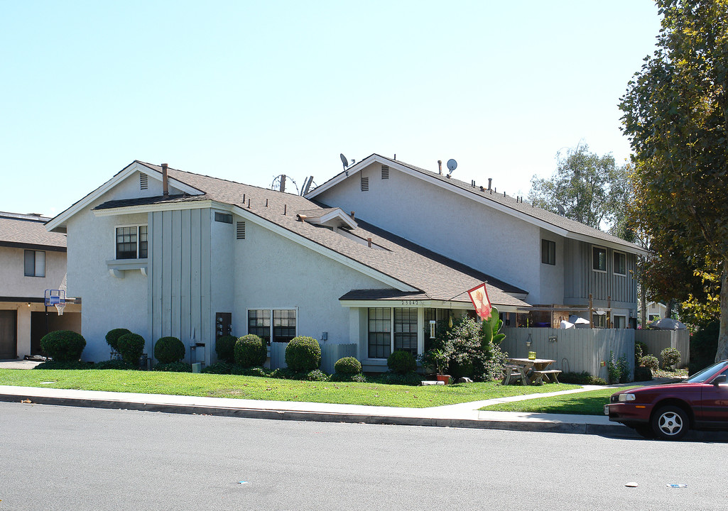 23042 Village Dr in Lake Forest, CA - Foto de edificio