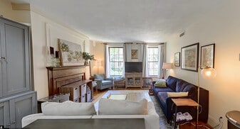 18 Dean Rd, Unit 1 in Brookline, MA - Building Photo