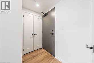 555 Sanatorium Rd in Hamilton, ON - Building Photo - Building Photo