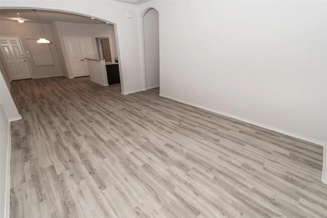 8602 Wilkins Oaks Dr in Houston, TX - Building Photo - Building Photo