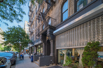 201 E 2nd St in New York, NY - Building Photo - Building Photo