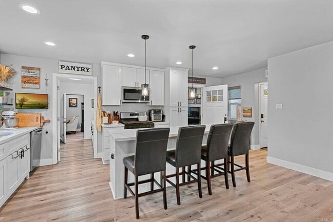 3516 Las Vegas Dr in Oceanside, CA - Building Photo - Building Photo