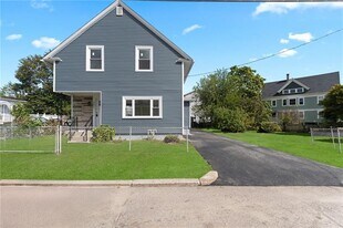 301 Glenwood Ave in Pawtucket, RI - Building Photo