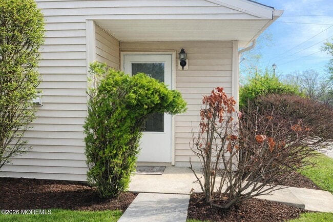 16 Pin Oak Ln in Little Egg Harbor Township, NJ - Building Photo - Building Photo