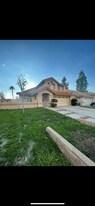 10966 Larkspur Way in Yucaipa, CA - Building Photo
