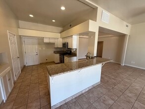 516 Grant Terrace in Taft, CA - Building Photo - Building Photo